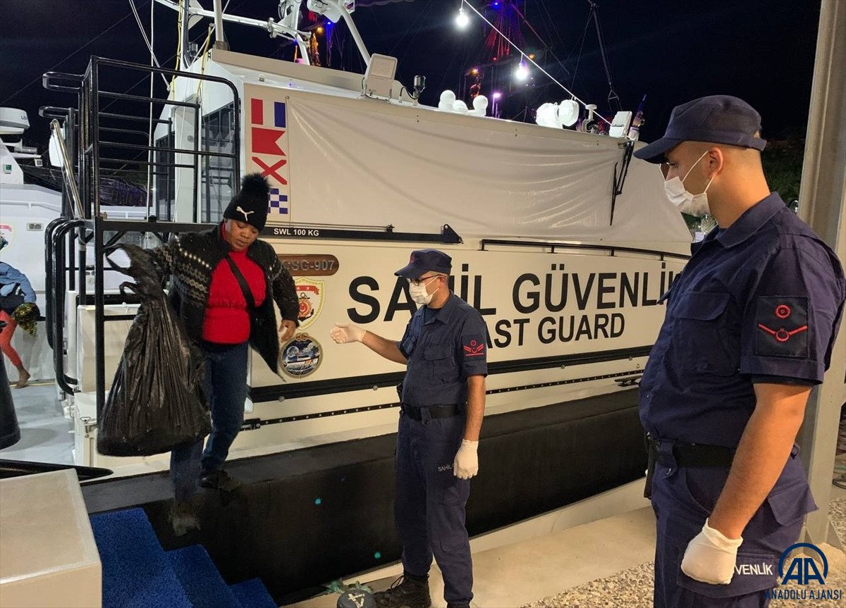İzmir'de 163 düzensiz göçmen kurtarıldı