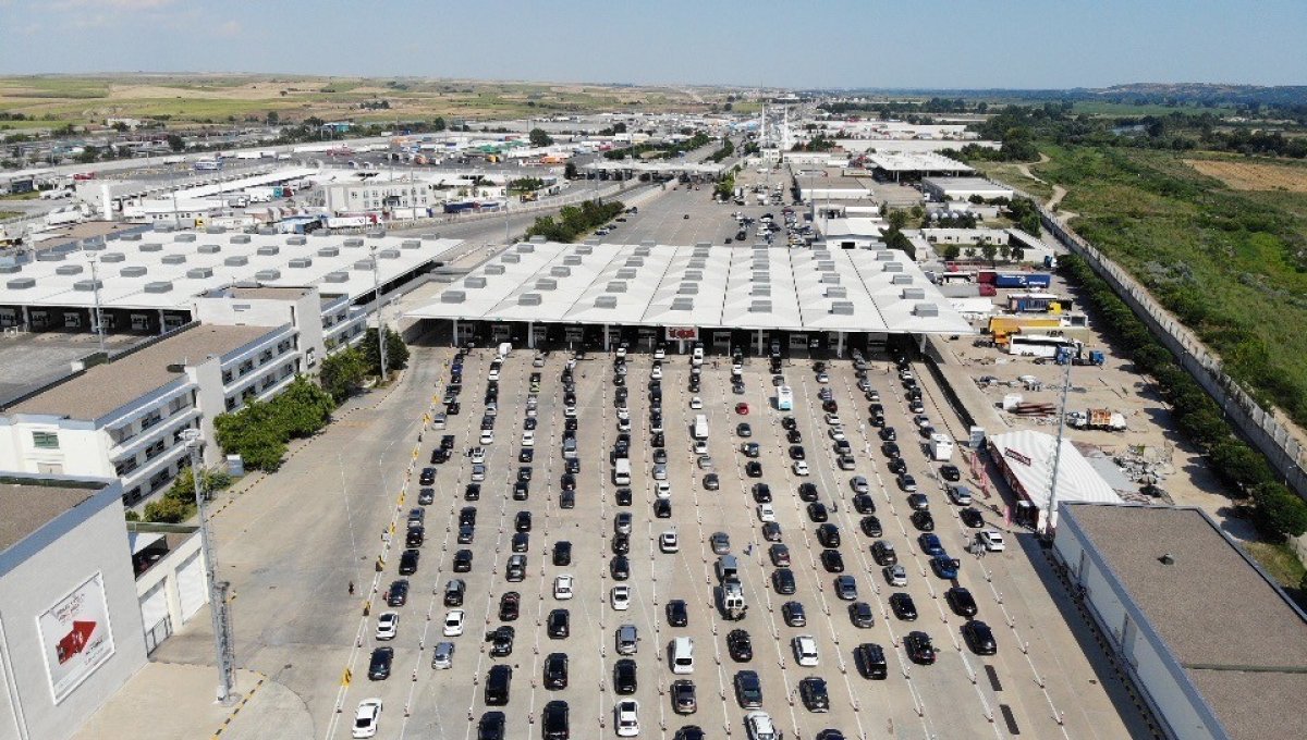 Kapıkule sınır kapısında günlük rekor kırıldı