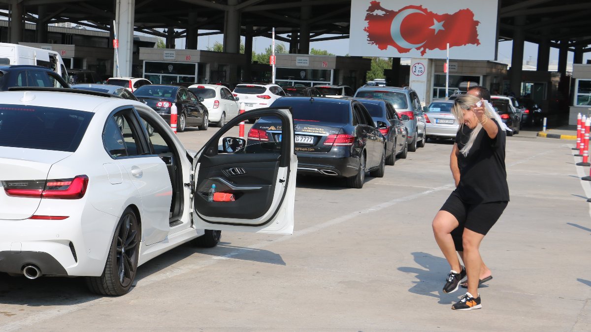 Kapıkule Sınır Kapısı’nda, gurbetçilerin dönüş sevinci