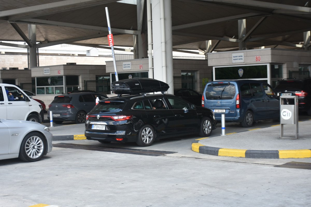 Kapıkule'den geçen gurbetçi sayısı, 260 bini geçti