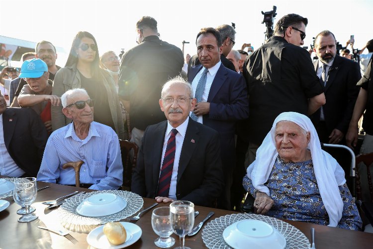 Kılıçdaroğlu göçmenlerle buluştu