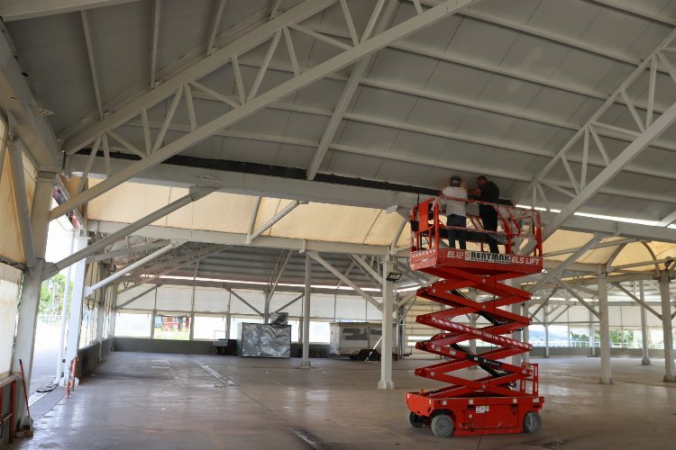 Kocaeli İzmit'te Ayazma Kapalı Pazarı 'çelik' gibi oldu