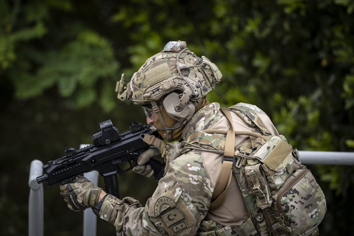 Mavi Vatan'ın korkusuz komandolarının eğitimi görüntülendi