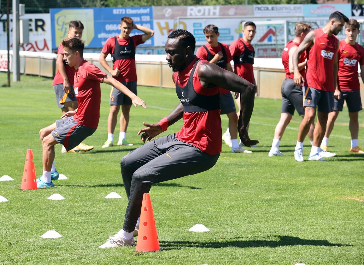 Mbaye Diagne kamptan ayrıldı