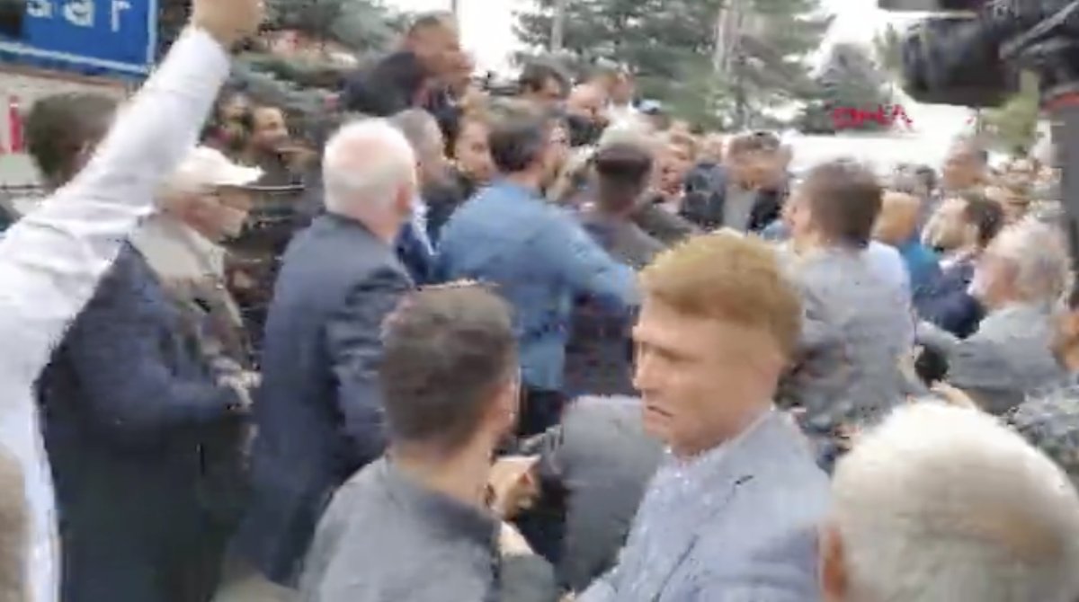 Meral Akşener konuşmasına itiraz eden vatandaşla dalga geçti