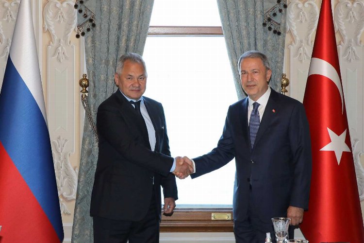 Millî Savunma Bakanı Hulusi Akar'dan Rus mevkidaşına “acil ateşkes” çağrısı