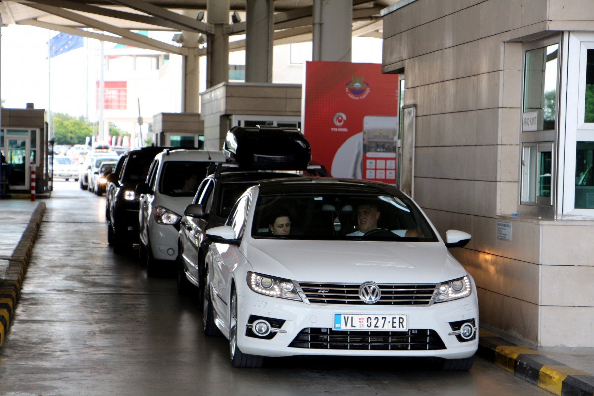Sınır kapılarında yoğunluk var