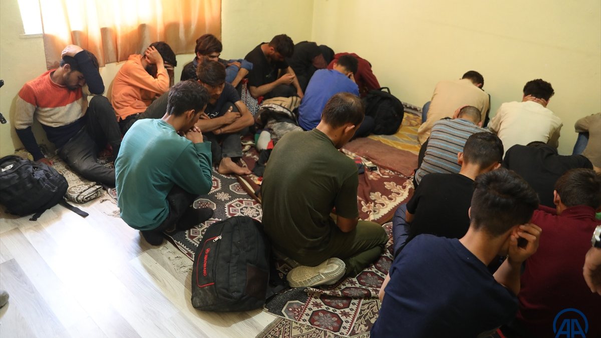 Son bir haftada 5 bin 68 düzensiz göçmen yakalandı