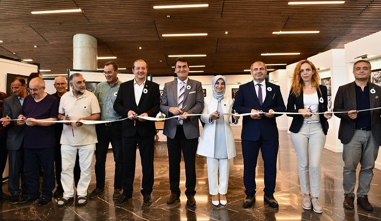 Srebrenitsa katliamı'nın şehitleri Bursa Osmangazi'de fotoğraflarla anıldı