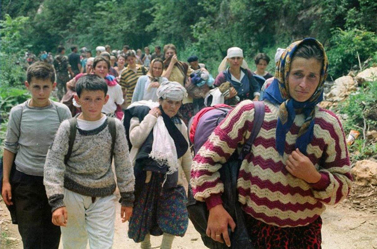 Srebrenitsalı Mevlida Nine, yıllar sonra bulunan bir oğlunu ve eşini defnedecek
