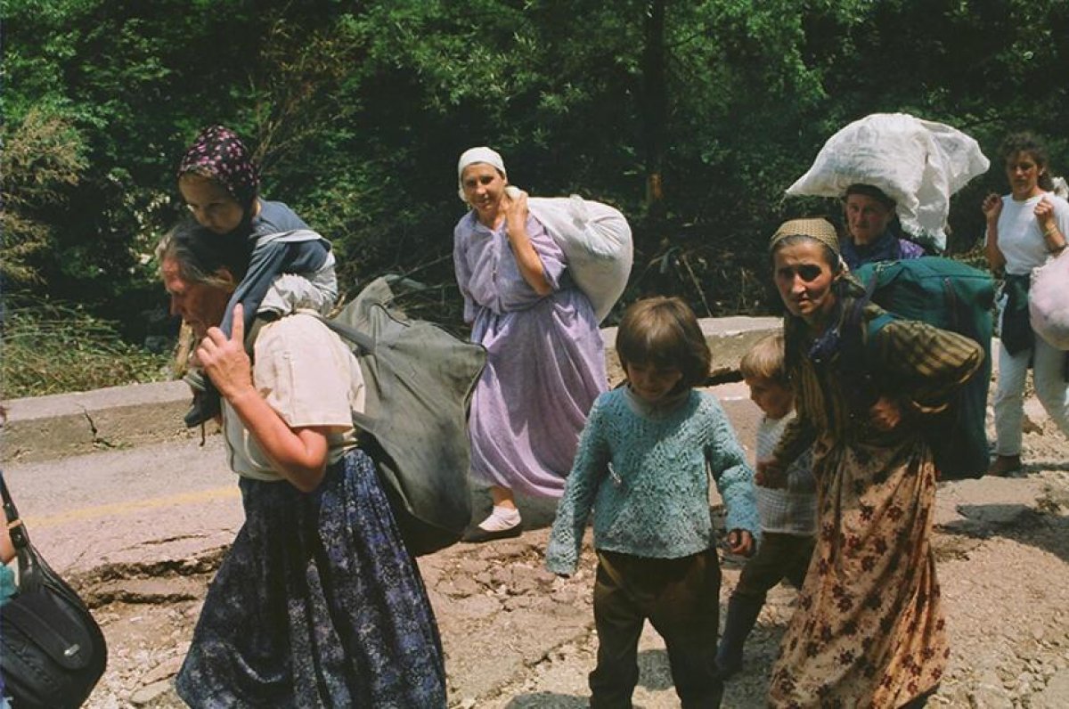 Srebrenitsalı Mevlida Nine, yıllar sonra bulunan bir oğlunu ve eşini defnedecek