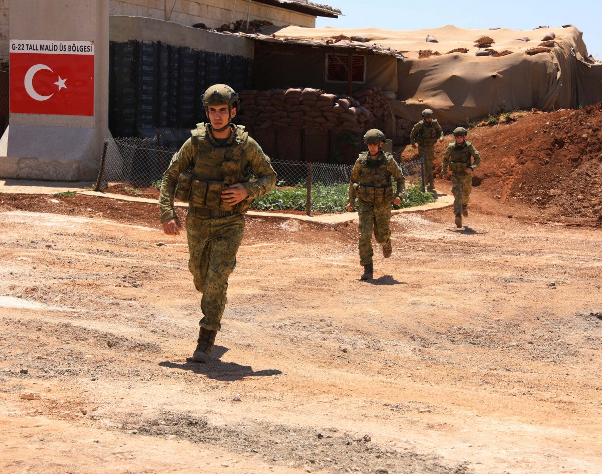 Suriye'de Mehmetçik, Kurban Bayramı'na elleri tetikte girdi