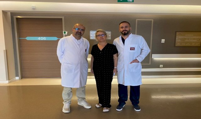 15 Santimlik Böbrek Taşlarından Kapalı Yöntemle Kurtuldu