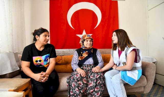 Balıkesir’de bayram öncesi evde bakım hizmeti ile yüzler güldü