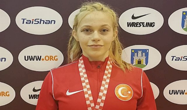 Bursa Büyükşehir Belediyesporlu güreşçi Yağmur Şen Avrupa üçüncüsü oldu