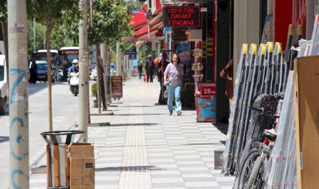 Elazığ'da hava sıcaklığı 39 dereceyi gördü, cadde ve sokaklar boş kaldı