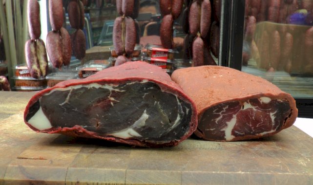 Gurbetçiler yurda geldi, pastırma satışları patladı