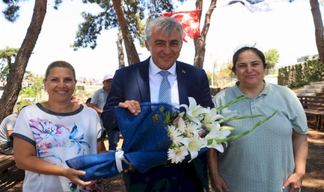 İzmir Güzelbahçe'de bayram sevinci