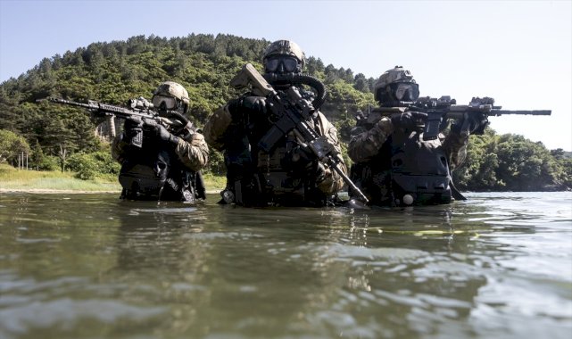 Mavi Vatan'ın korkusuz komandolarının eğitimi görüntülendi