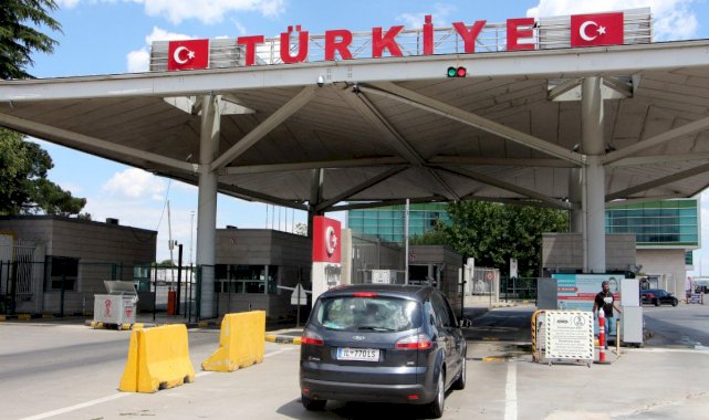 Sınır kapılarında yoğunluk var