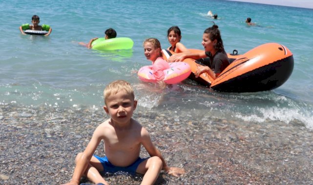 Van Gölü'nün mavi bayraklı plajında yoğunluk