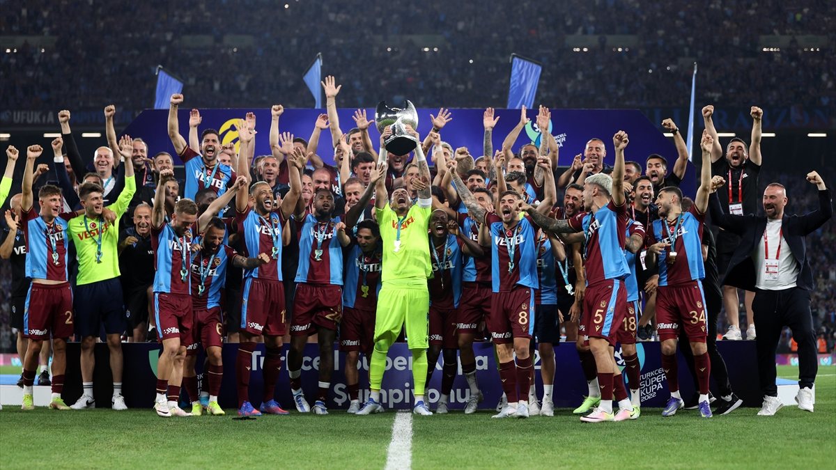 Trabzonspor, Fenerbahçe'yi yakaladı