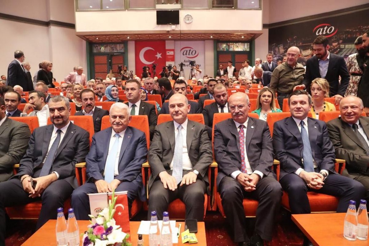 Türk Dünyası Parlamenterler Vakfından Çanakkale şehitlerimize vefa