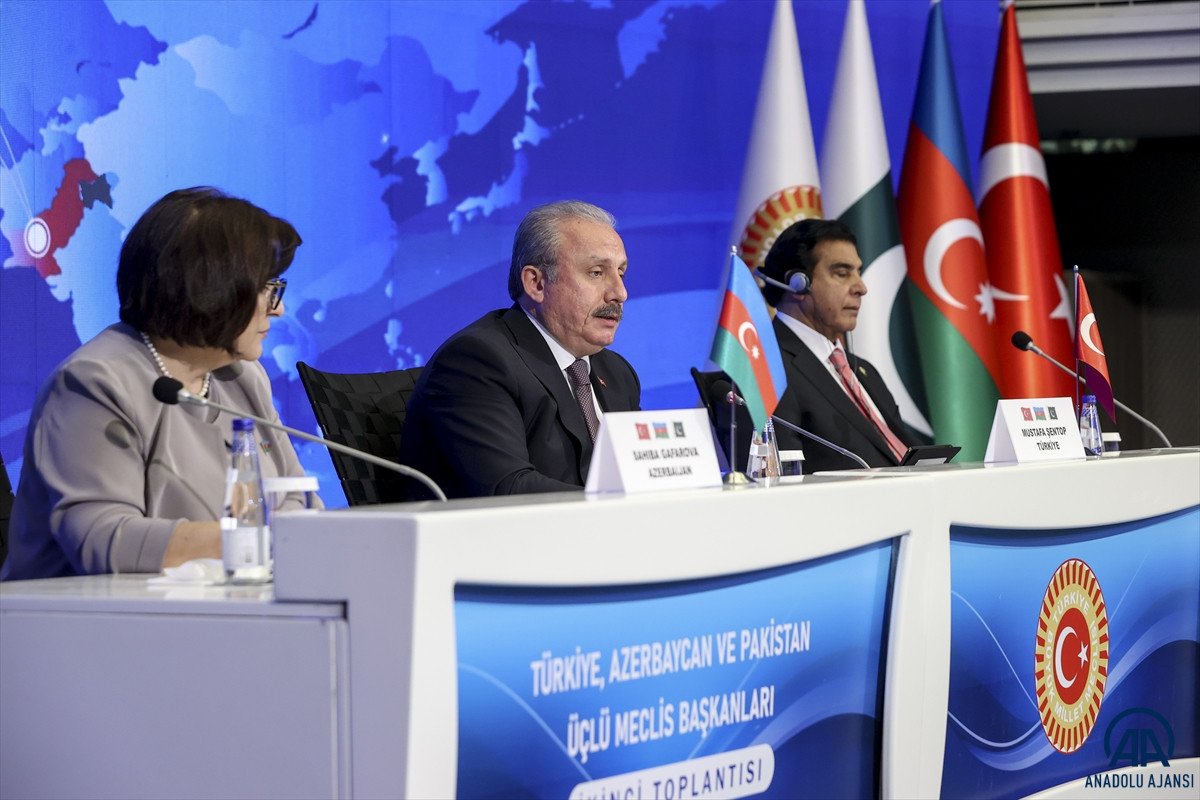 Türkiye, Azerbaycan ve Pakistan parlamento başkanları İstanbul Beyannamesi'ni imzaladı
