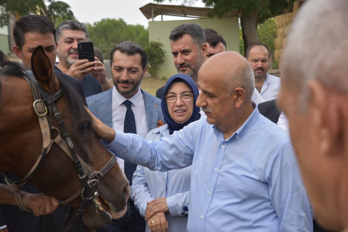 Vahit Kirişci, Venezuela gezisine tepki gösterenlere yanıt verdi