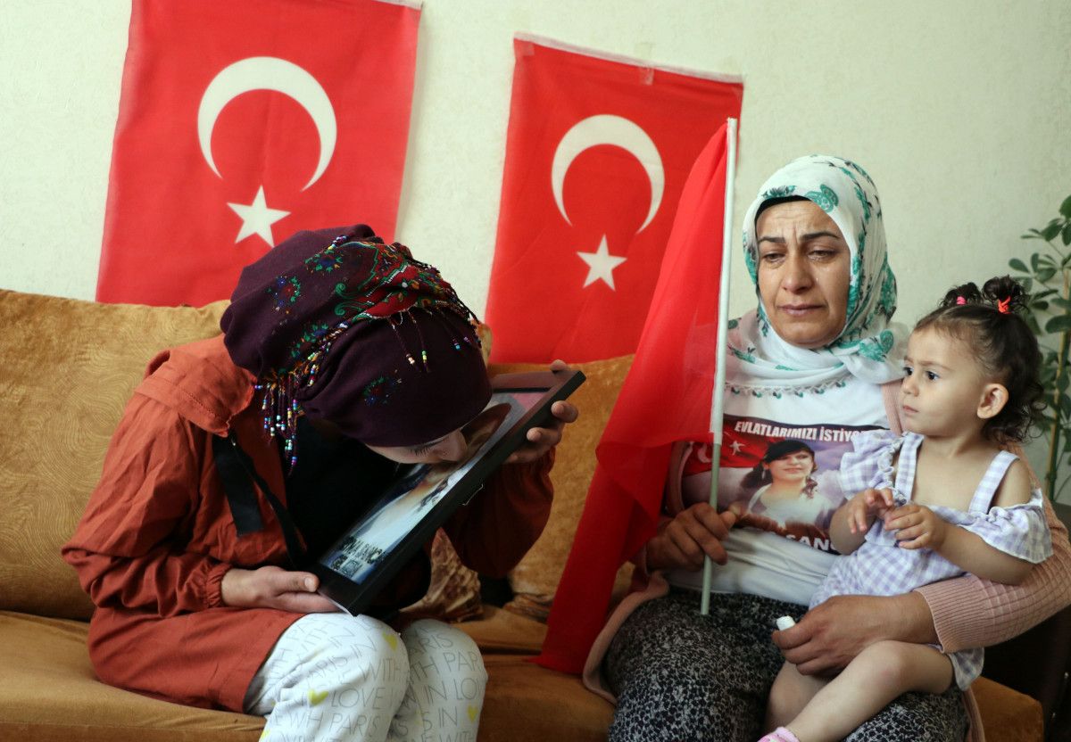 Van'da dağa kaçırılan kızına seslenen anne: Orası senin yerin değil