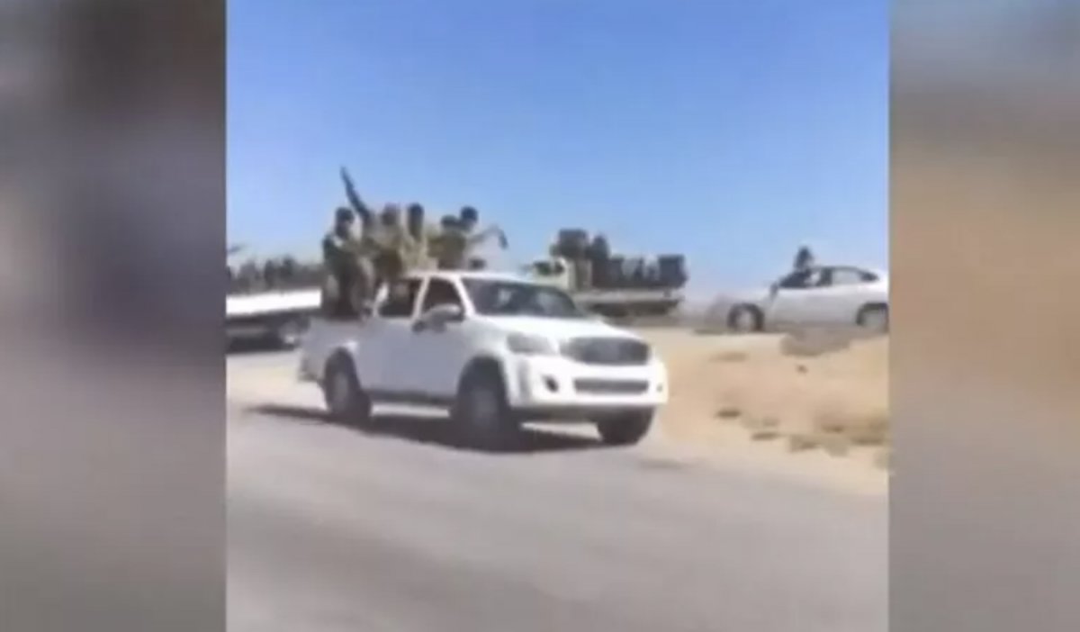 YPG'nin Türkiye korkusu: Sınıra yığınak yapmaya başladılar