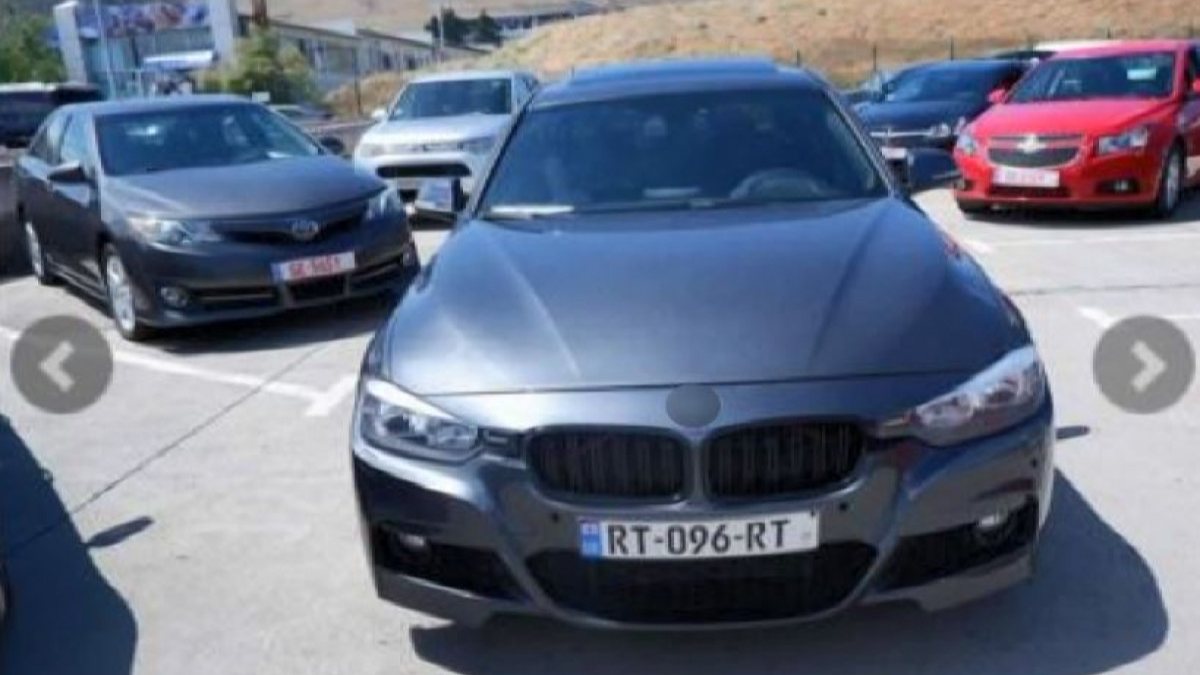 Yurt dışından getirdikleri araçların parçalarını fiyatından yükseğe satıyorlar