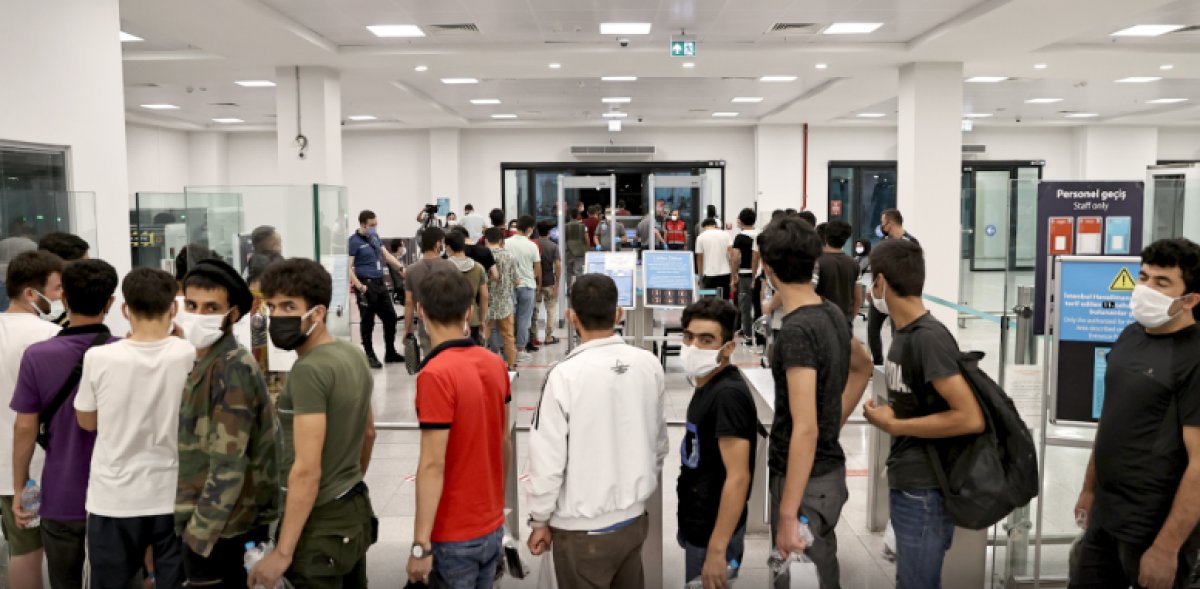 8 ayda 69 bin göçmen sınır dışı edildi