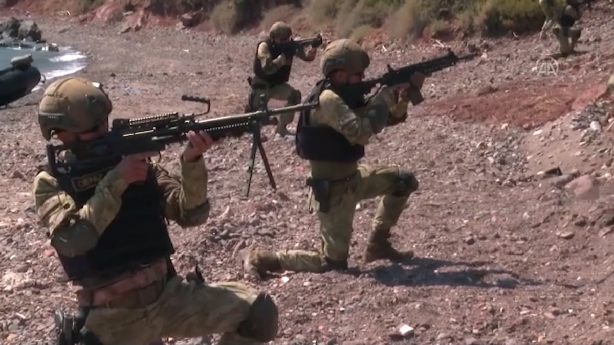 Amfibi Hücum Timlerinin zorlu eğitimi