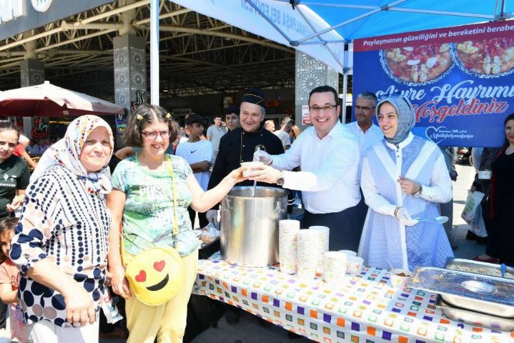 Aşure kazanları bereket için kaynadı