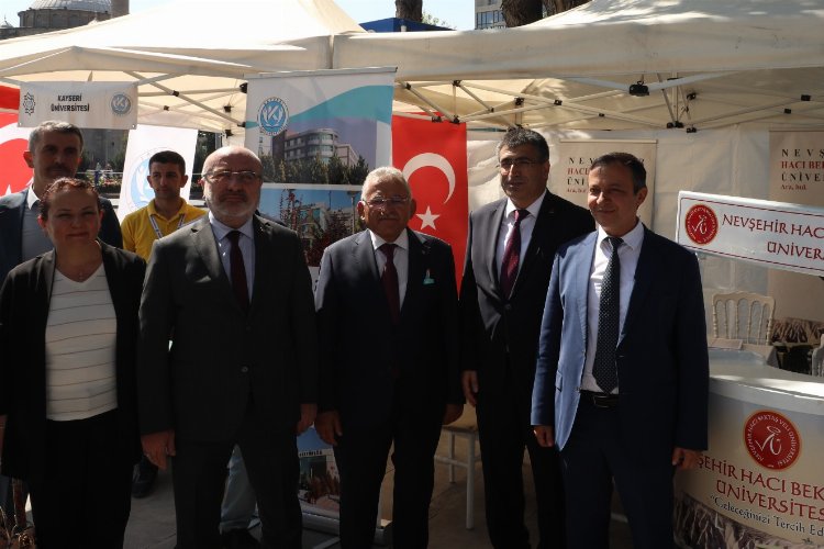 AÜB&#039;de Tanıtım ve Tercih Fuarı