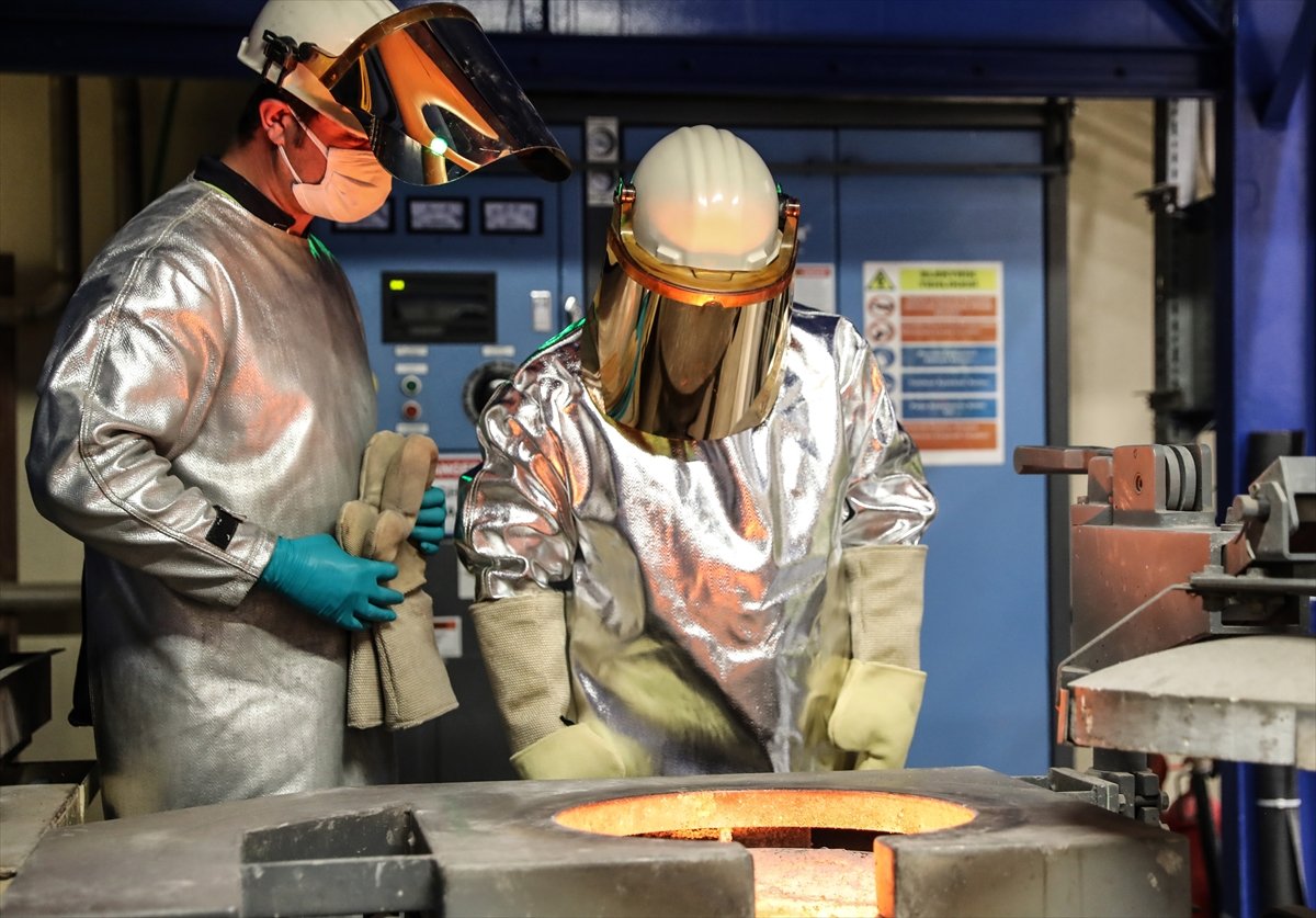 Bakan Varank: Çanakkale'de 80-100 milyar dolarlık altın ve gümüş yatıyor