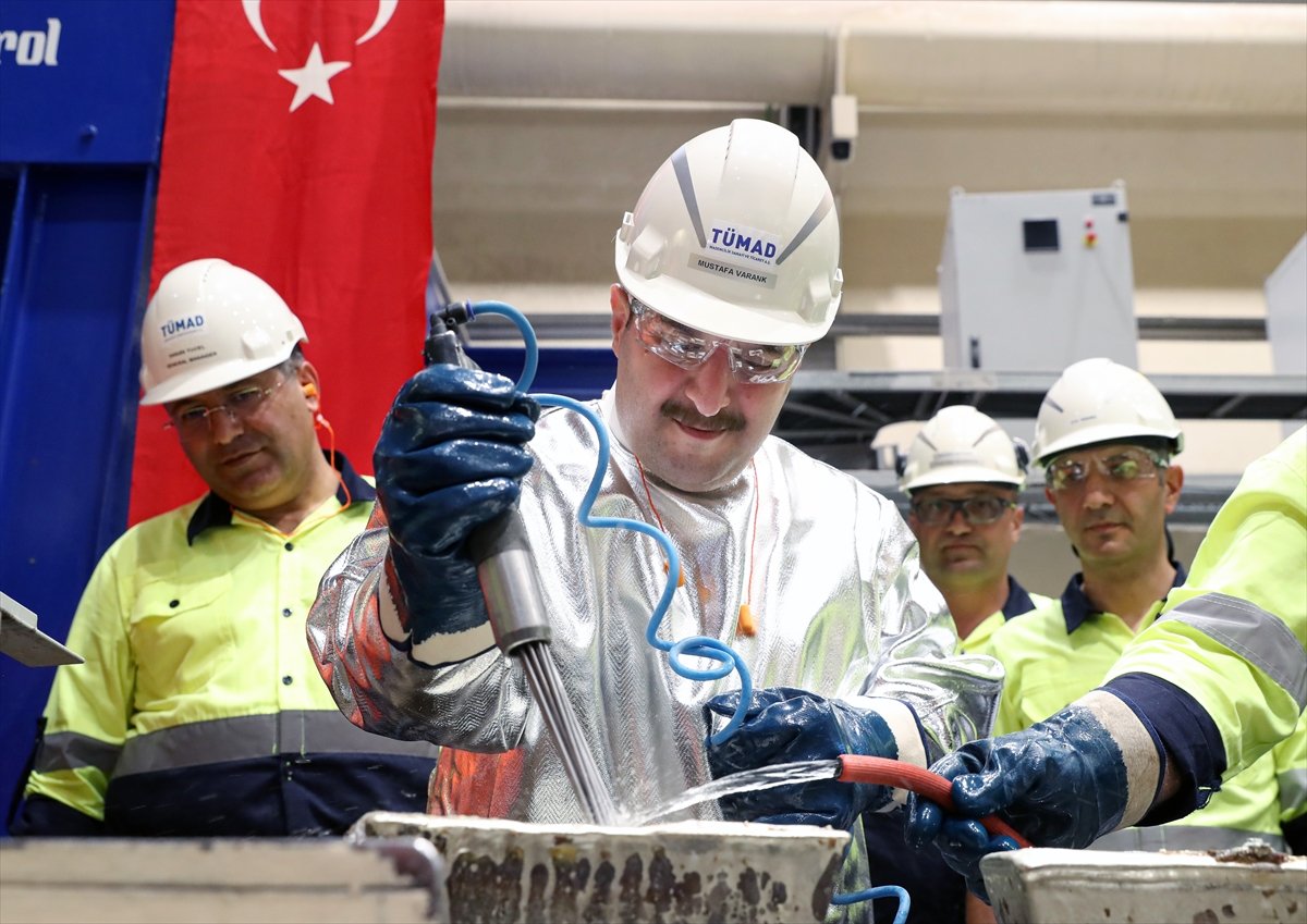 Bakan Varank: Çanakkale'de 80-100 milyar dolarlık altın ve gümüş yatıyor