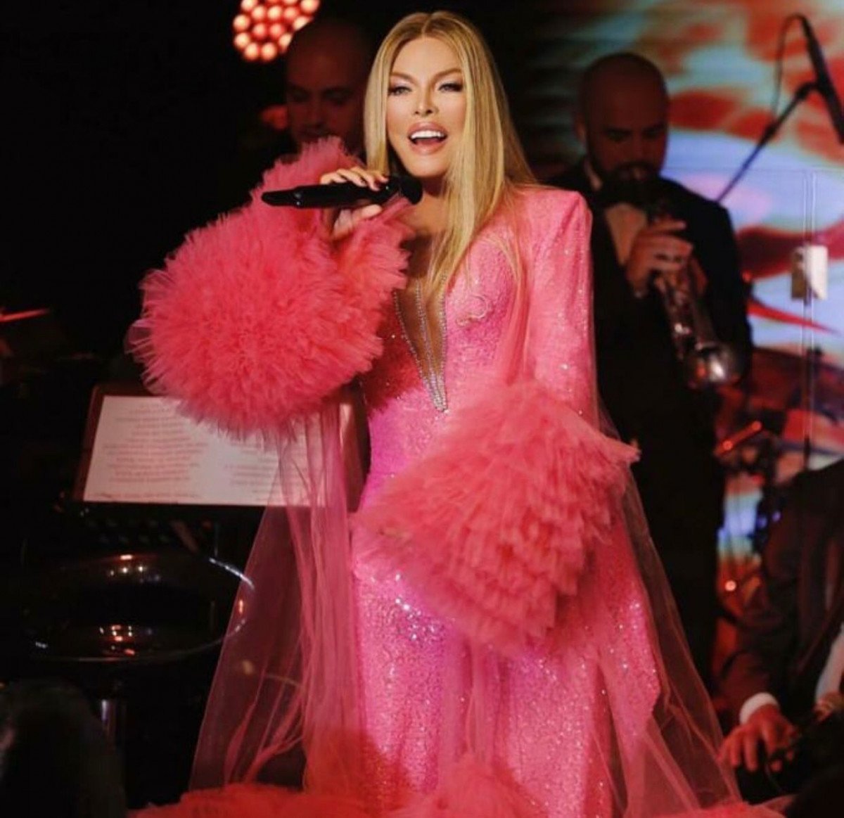 Başkan Erdoğan’dan, Ajda Pekkan’a ‘geçmiş olsun’ telefonu