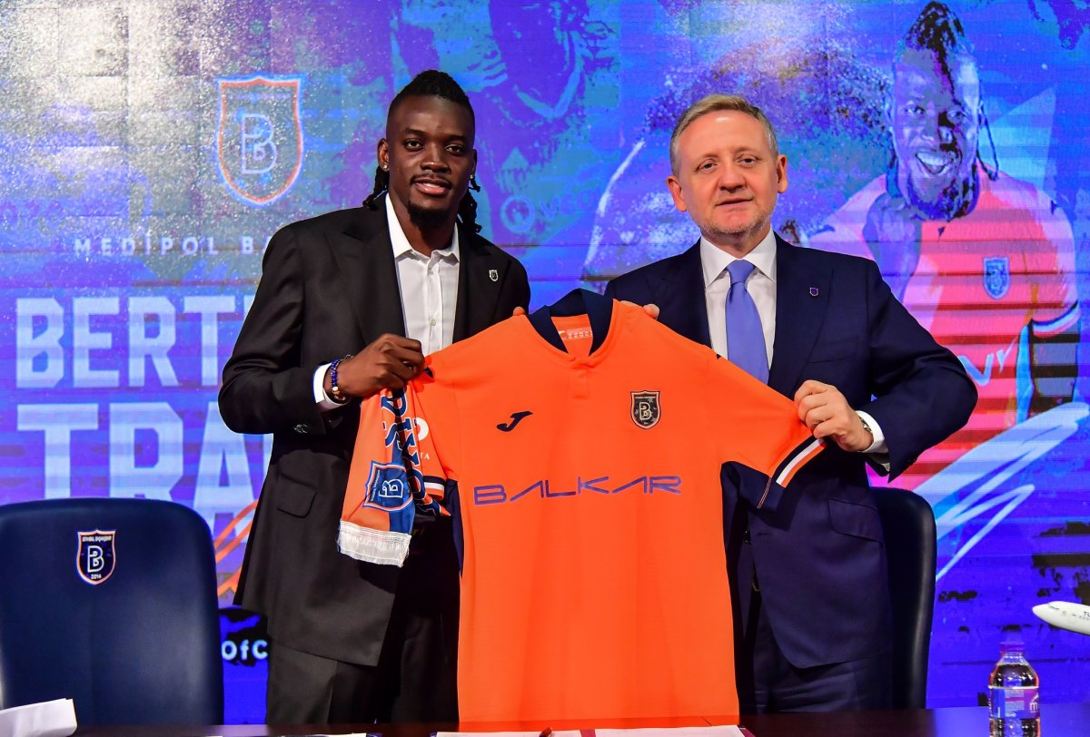 Bertrand Traore, Başakşehir ile sözleşme imzaladı