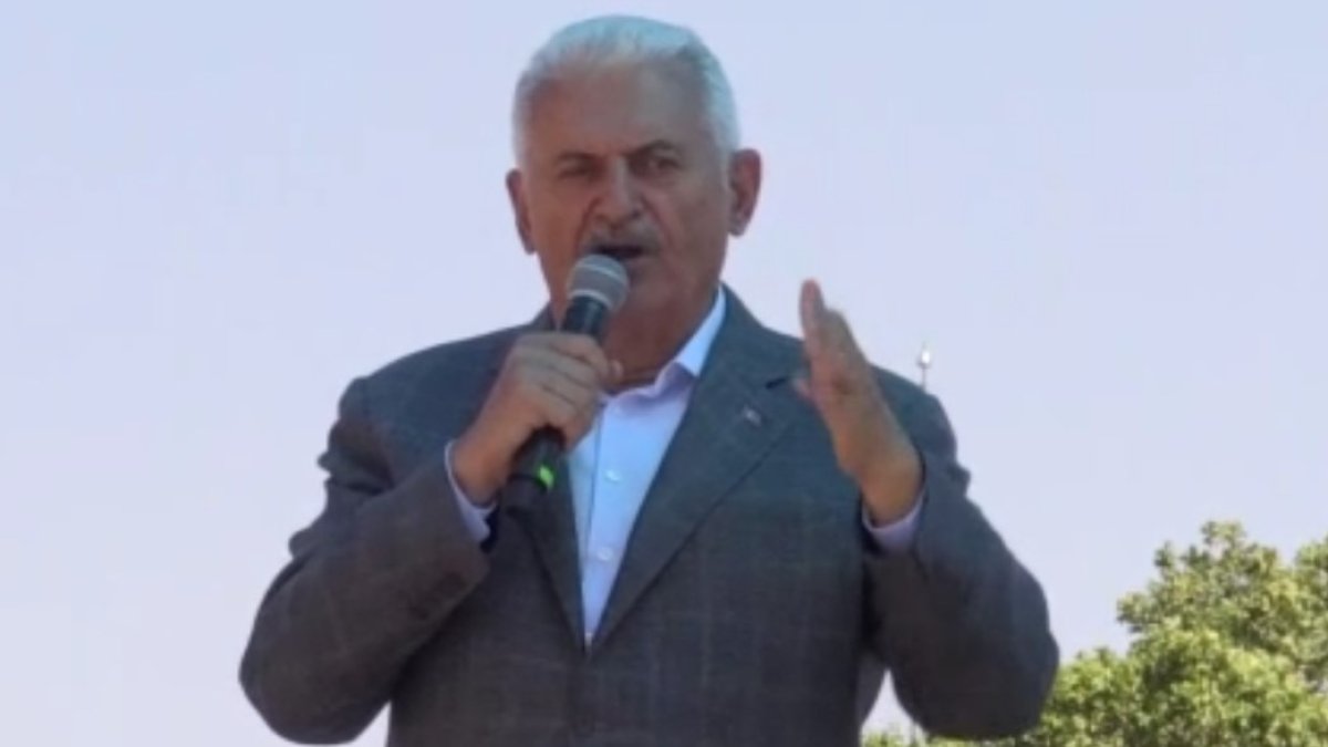 Binali Yıldırım: Türkiye zor günlerden geçiyor