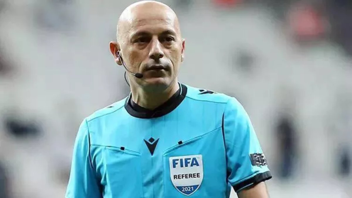 Cüneyt Çakır hakemliği bıraktı