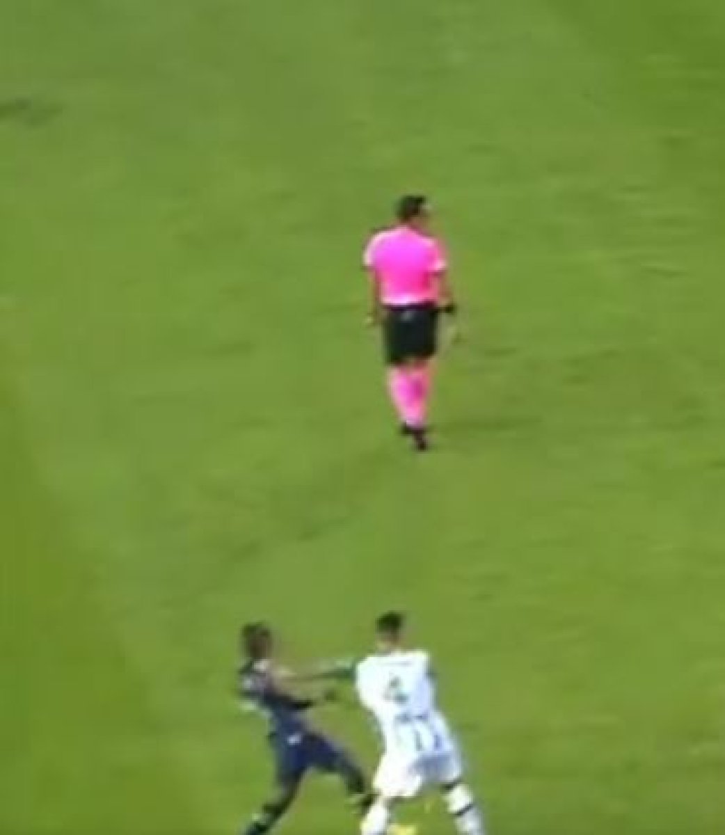 Enner Valencia'nın kırmızı kart gördüğü pozisyon