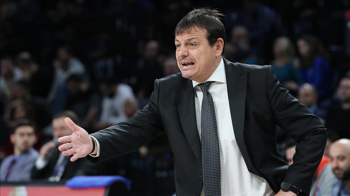 Ergin Ataman'dan Dursun Özbek'e gönderme