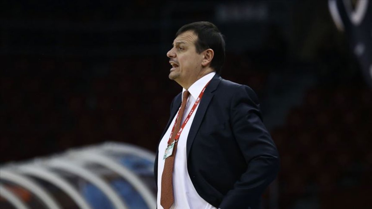 Ergin Ataman'dan Dursun Özbek'e gönderme