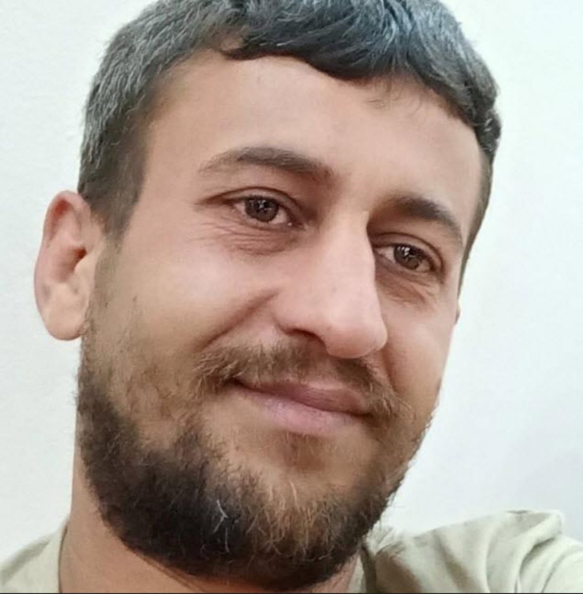 Eşini öldürüp 'gururlu hissediyor' paylaşımı yapan katil koca yakalandı