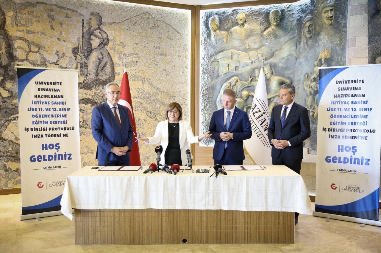 Gaziantep'te 11 ve 12'nci sınıf öğrencilerine destek