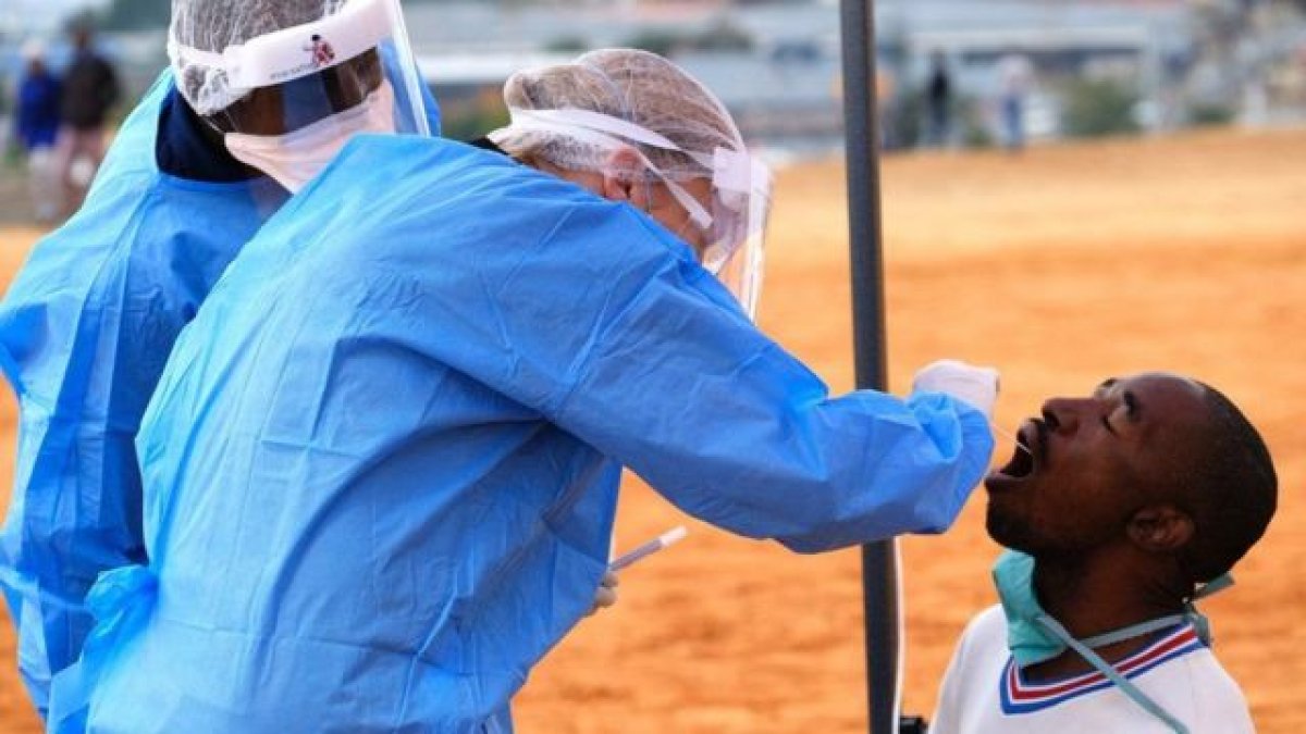 Güney Afrika'da Kovid-19 aşısı bağlantılı ölüm kaydedildi