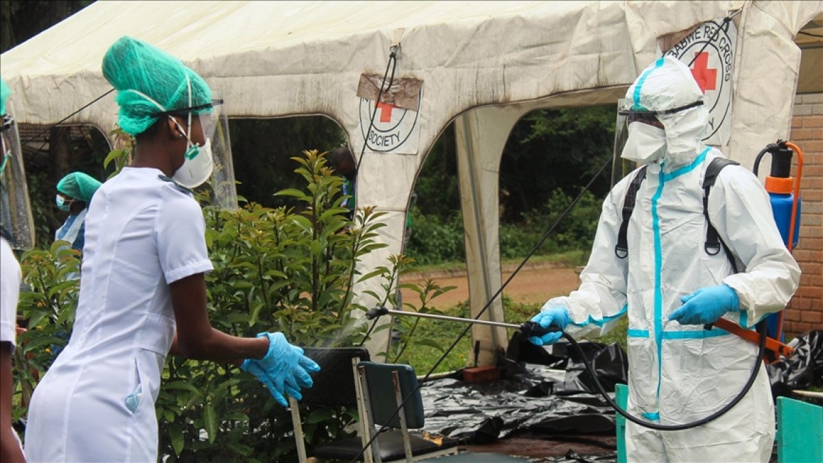 Güney Afrika'da Kovid-19 aşısı bağlantılı ölüm kaydedildi