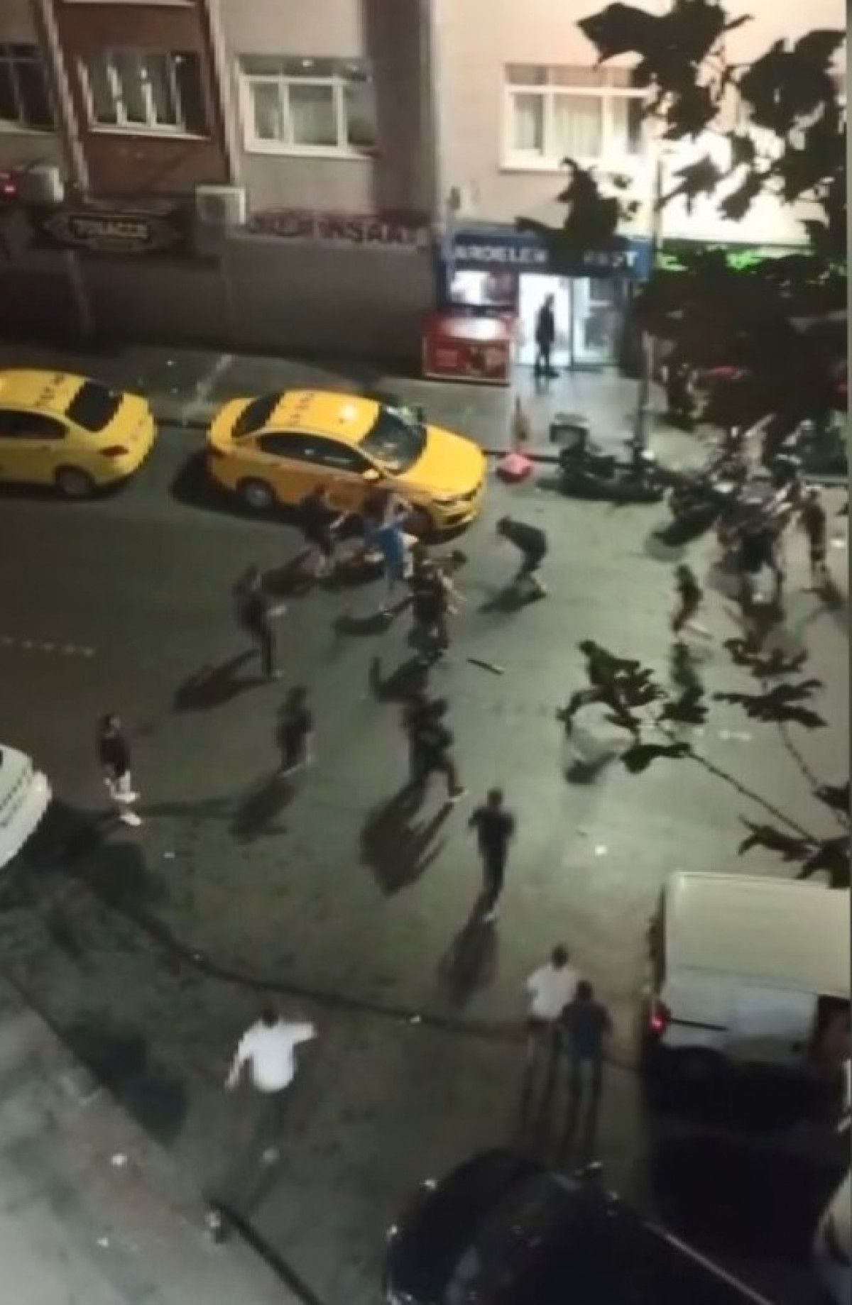 Hesap ödemeyen müşteri dakikalarca darbedildi